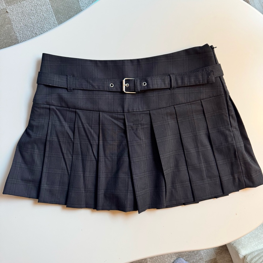 ZARA Classic Black Pleated Skirt